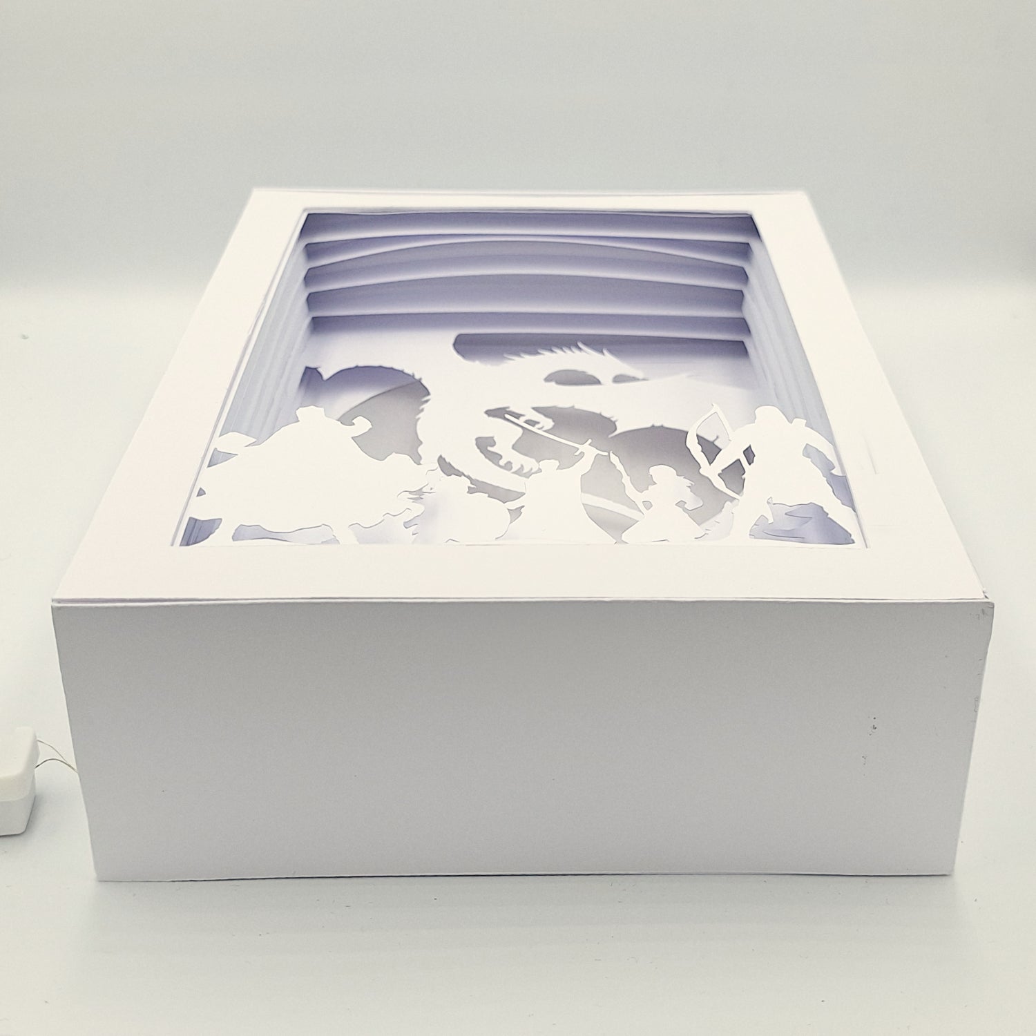 Drache vor Mond, Berge Landschaft, Adventure Party, RPG, DnD, Lampe, LED, Deko, Unterseite