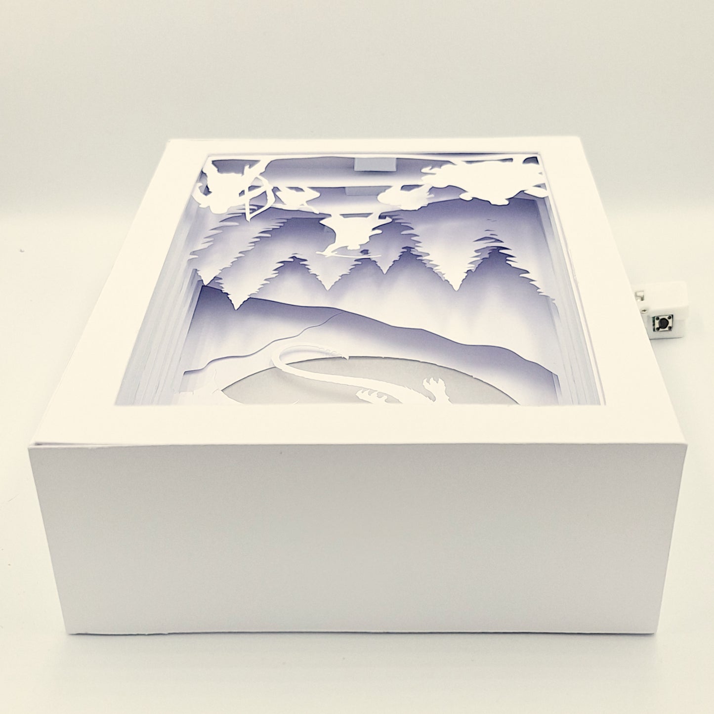 Drache vor Mond, Berge Landschaft, Adventure Party, RPG, DnD, Lampe, LED, Deko, Oben, Top