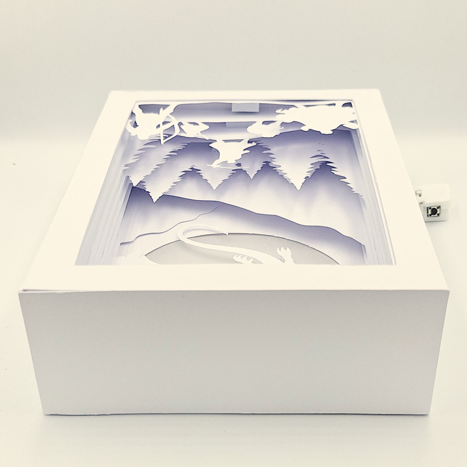 Drache vor Mond, Berge Landschaft, Adventure Party, RPG, DnD, Lampe, LED, Deko, Oben, Top