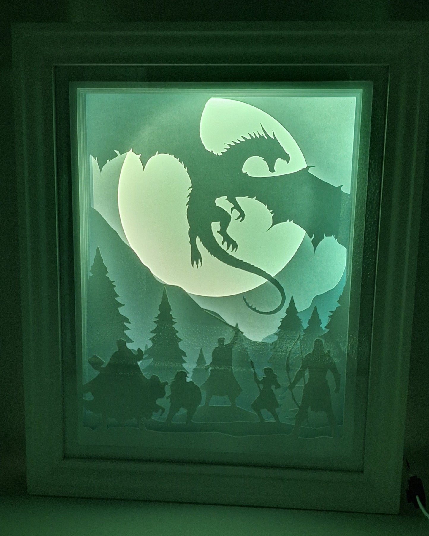 Paper Cut Mulitcolor LED Lampe - "Heros Fight" 20x25